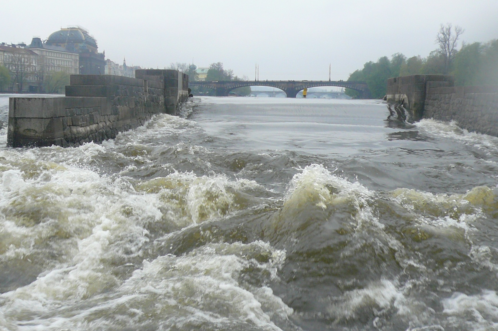 CAL 2008 04 Studna jez za vecera septa 42